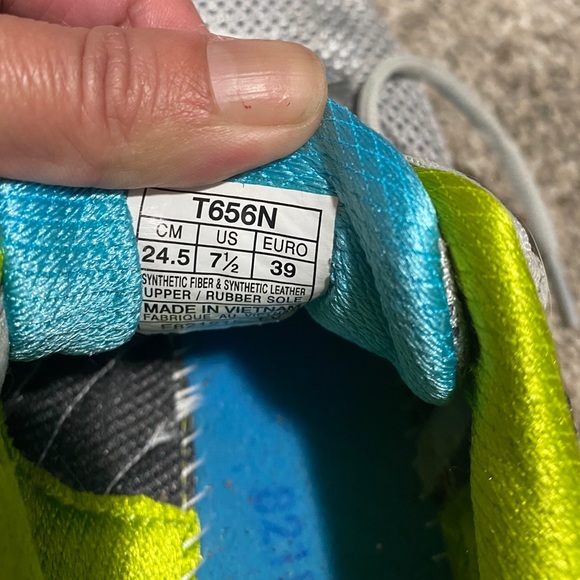 Running shoes - Picture 4 of 5